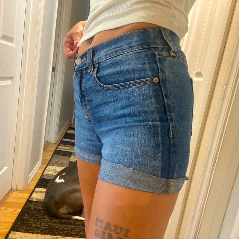 “Boyfriend” fit Old Navy blue jean shorts size XS EUC - Picture 7 of 11